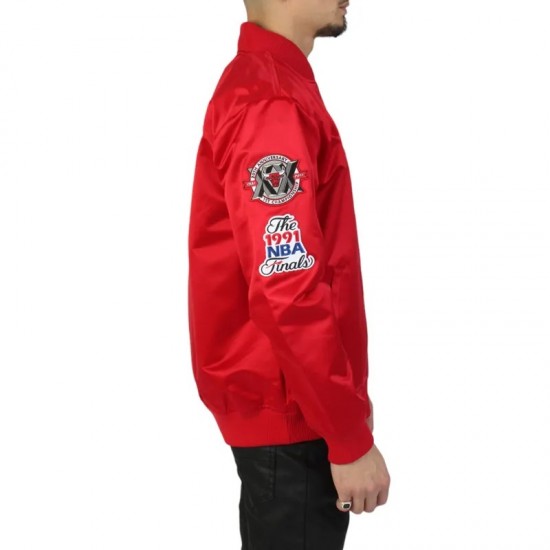 Chicago Bulls Vintage Logo Red Lightweight Satin Jacket