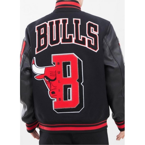 Pro Standard Chicago Bulls Varsity Jacket Pro Standard Chicago Bulls Varsity Jacket