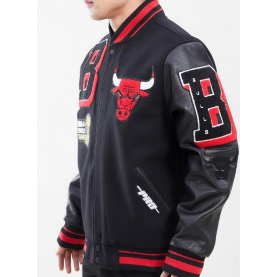Pro Standard Chicago Bulls Varsity Jacket Pro Standard Chicago Bulls Varsity Jacket