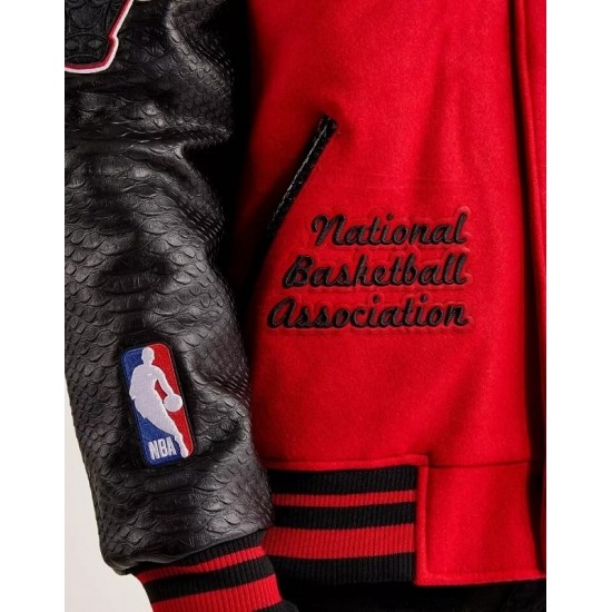 Pro Standard NBA Chicago Bulls Men's Varsity Jacket Pro Standard NBA Chicago Bulls Men's Varsity Jacket