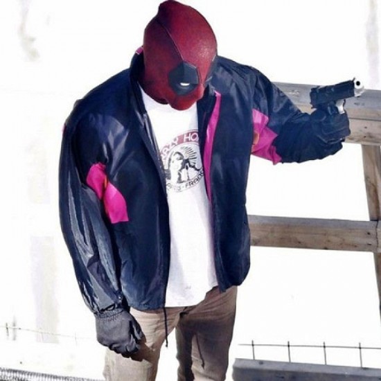 Wade Wilson Deadpool 2 Jacket In Wields A Gun Ryan Reynolds Wade Wilson Deadpool 2 Jacket In Wields A Gun Ryan Reynolds